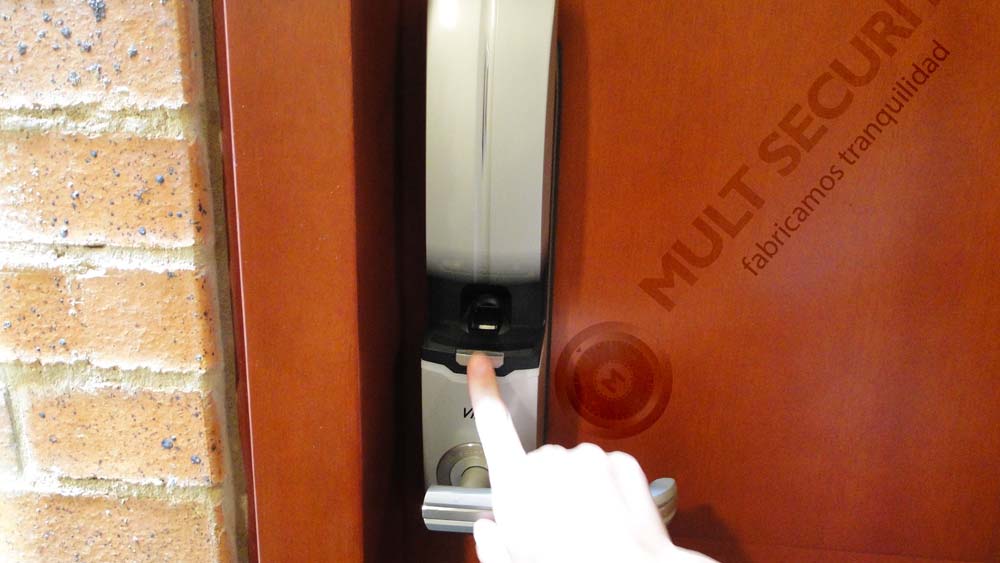 Puerta de seguridad instalada por Mult Security